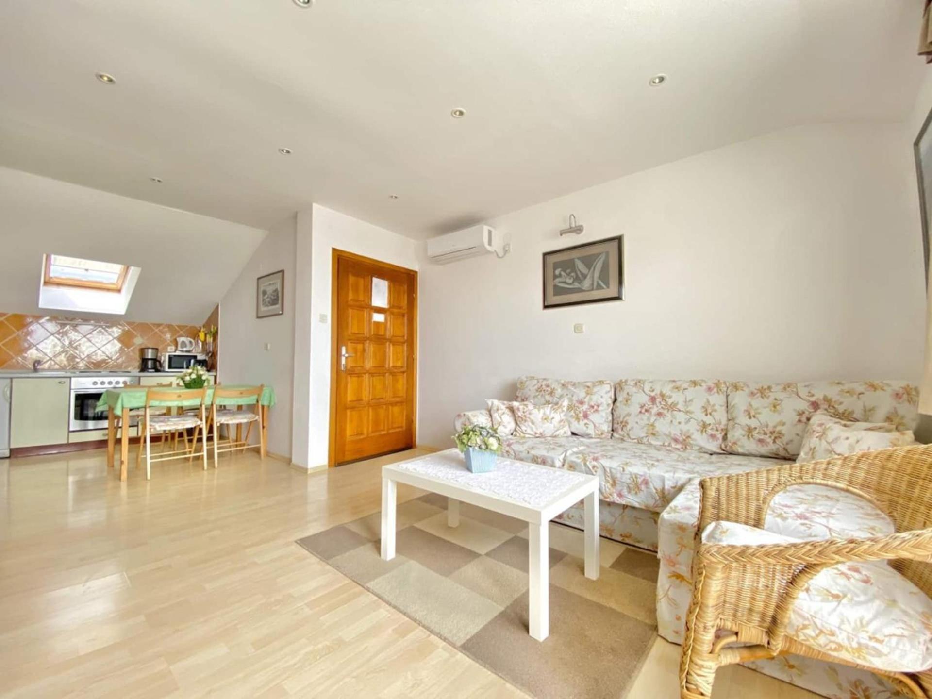 Family Apartments Viva Close To The Beach Krk Town Dış mekan fotoğraf
