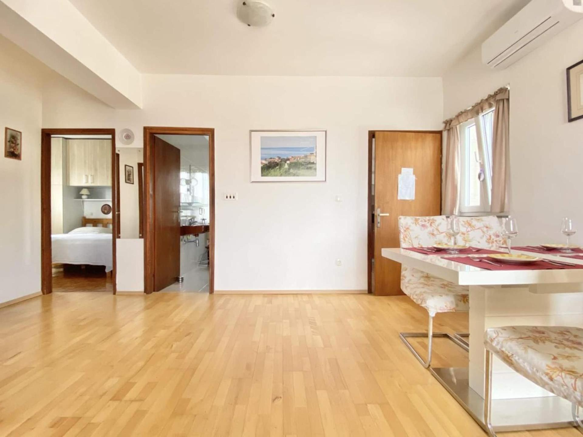 Family Apartments Viva Close To The Beach Krk Town Dış mekan fotoğraf