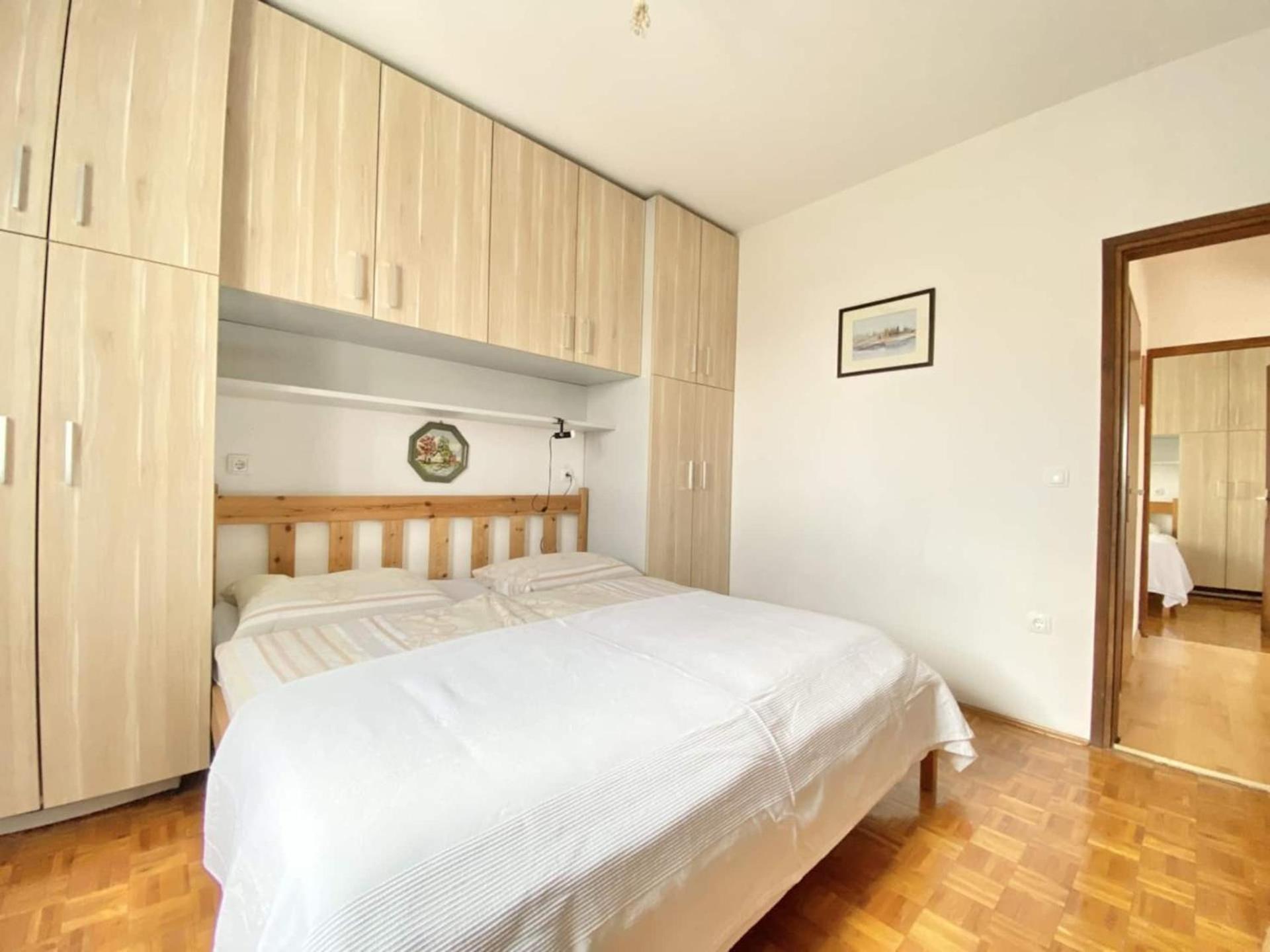 Family Apartments Viva Close To The Beach Krk Town Dış mekan fotoğraf