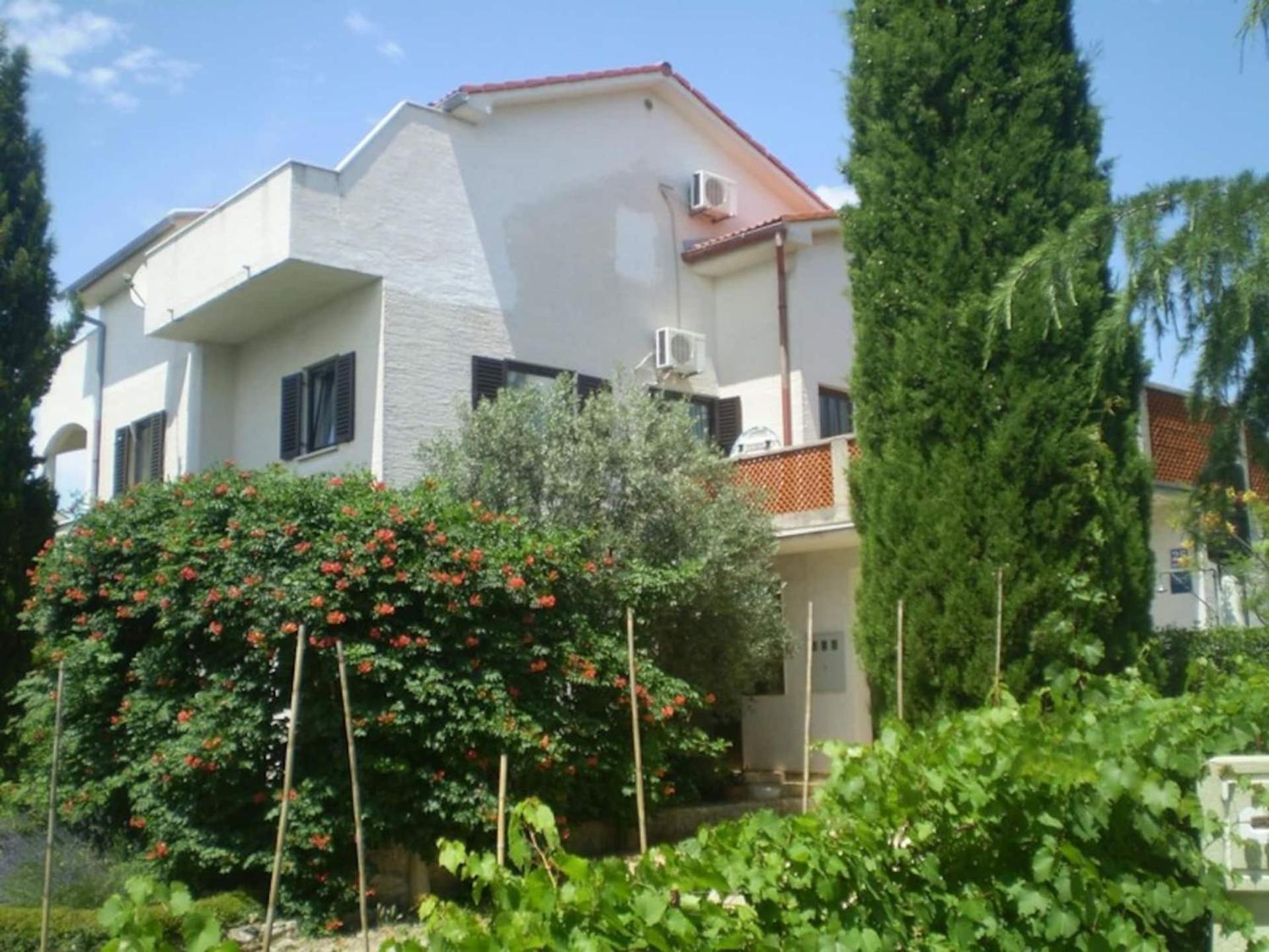 Family Apartments Viva Close To The Beach Krk Town Dış mekan fotoğraf