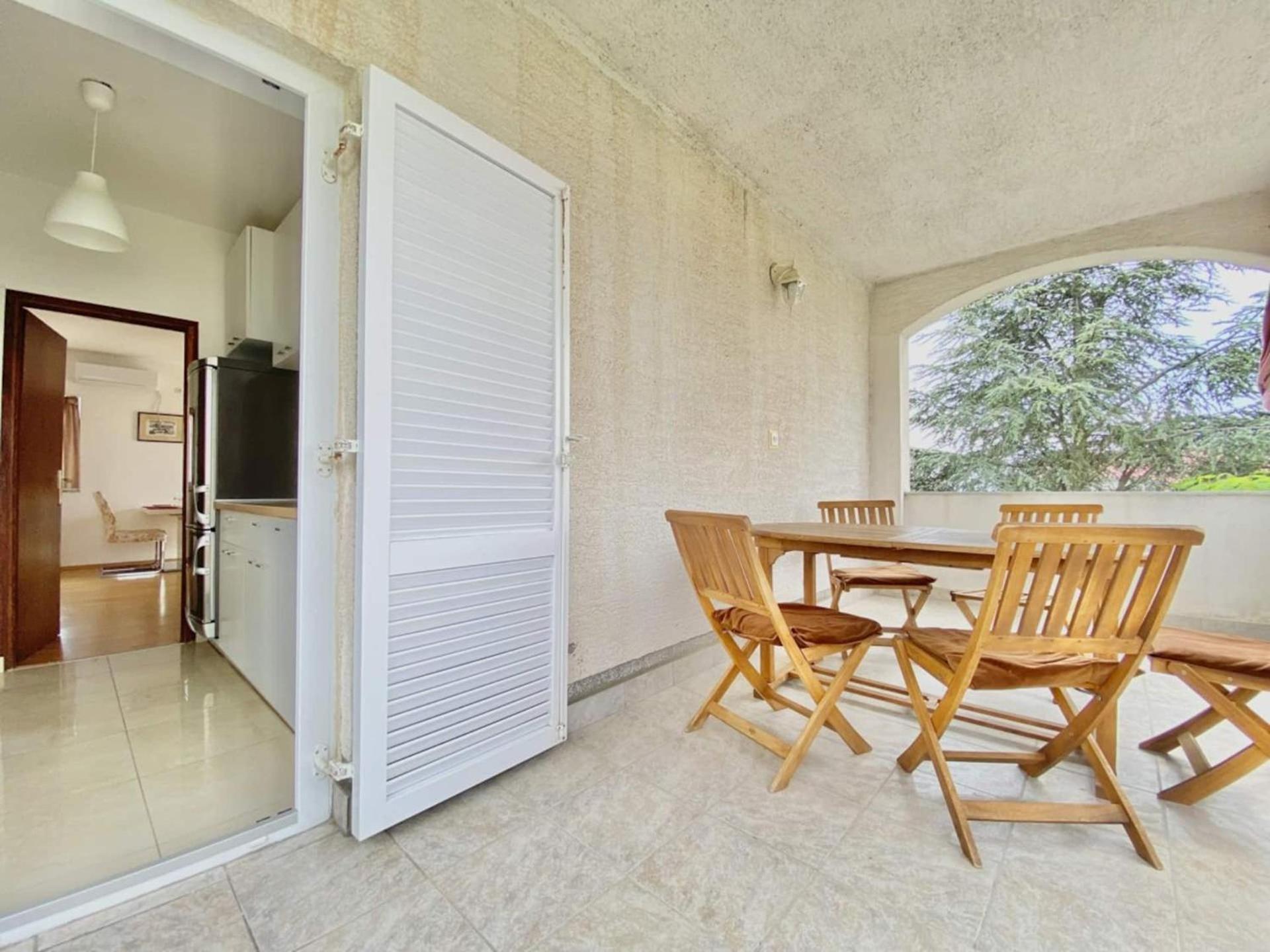 Family Apartments Viva Close To The Beach Krk Town Dış mekan fotoğraf
