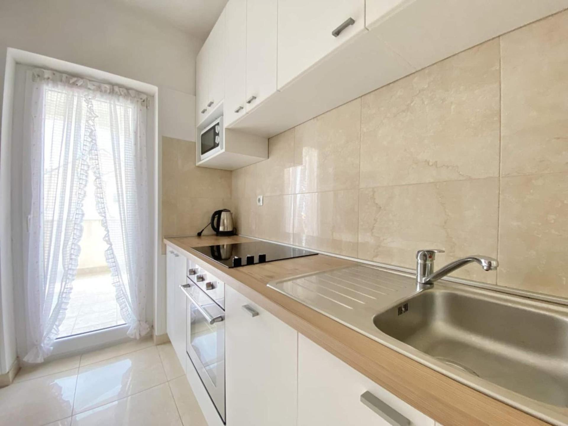 Family Apartments Viva Close To The Beach Krk Town Dış mekan fotoğraf